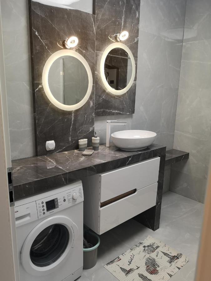 Apartament Z Tarasem I Ogrodem Blisko Centrum กดัญสก์ ภายนอก รูปภาพ